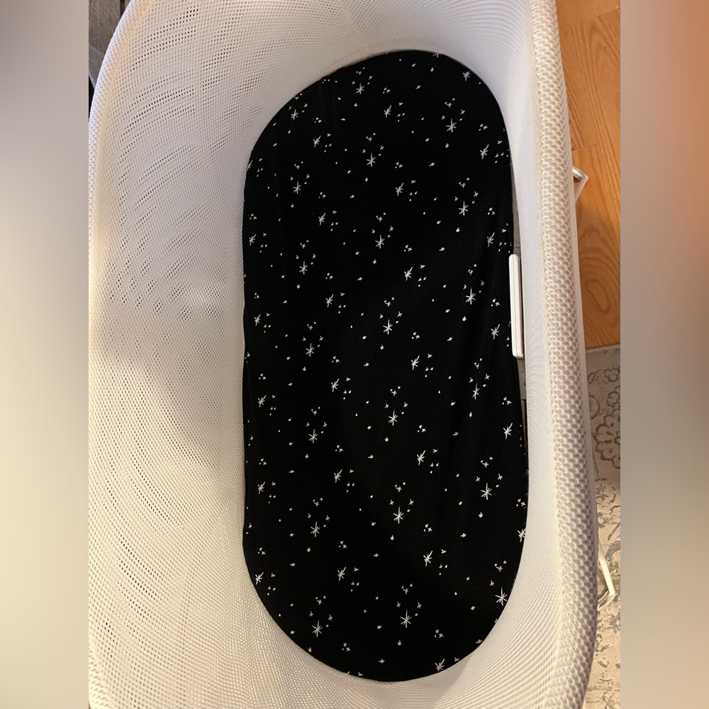 Black snoo bassinet sheets